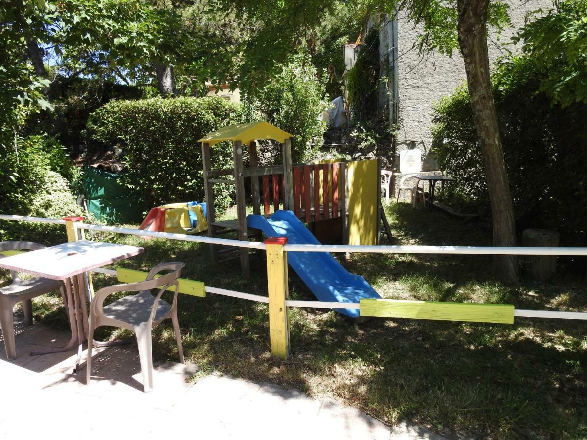 Camping Les Lavandes Darbres Eksteriør bilde